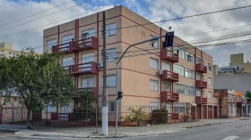 Alugar Apartamento / Padrão em Pelotas. apenas R$ 200.000,00