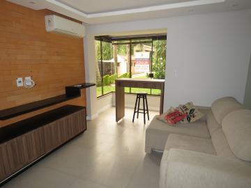 Alugar Apartamento / Padrão em Pelotas. apenas R$ 2.000,00