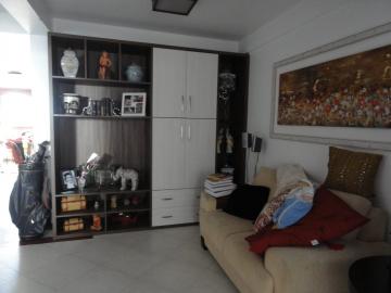 Alugar Casa / Padrão em Pelotas. apenas R$ 895.000,00